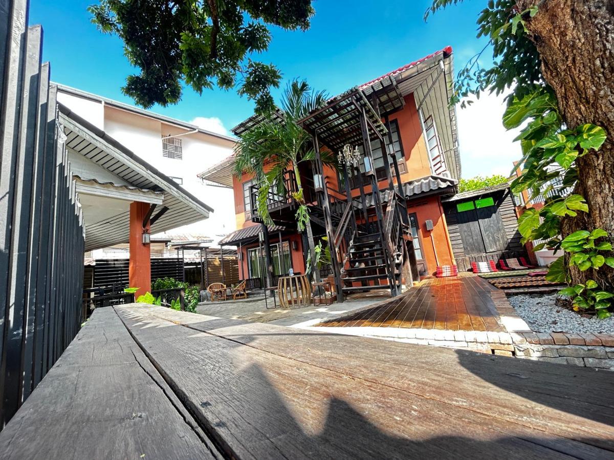 Villa'S Homestay Chiang Mai Exterior photo