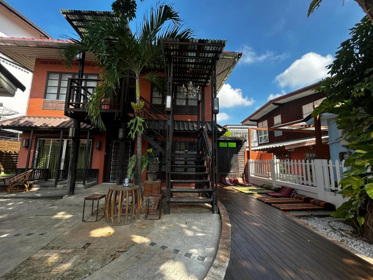 Villa'S Homestay Chiang Mai Exterior photo
